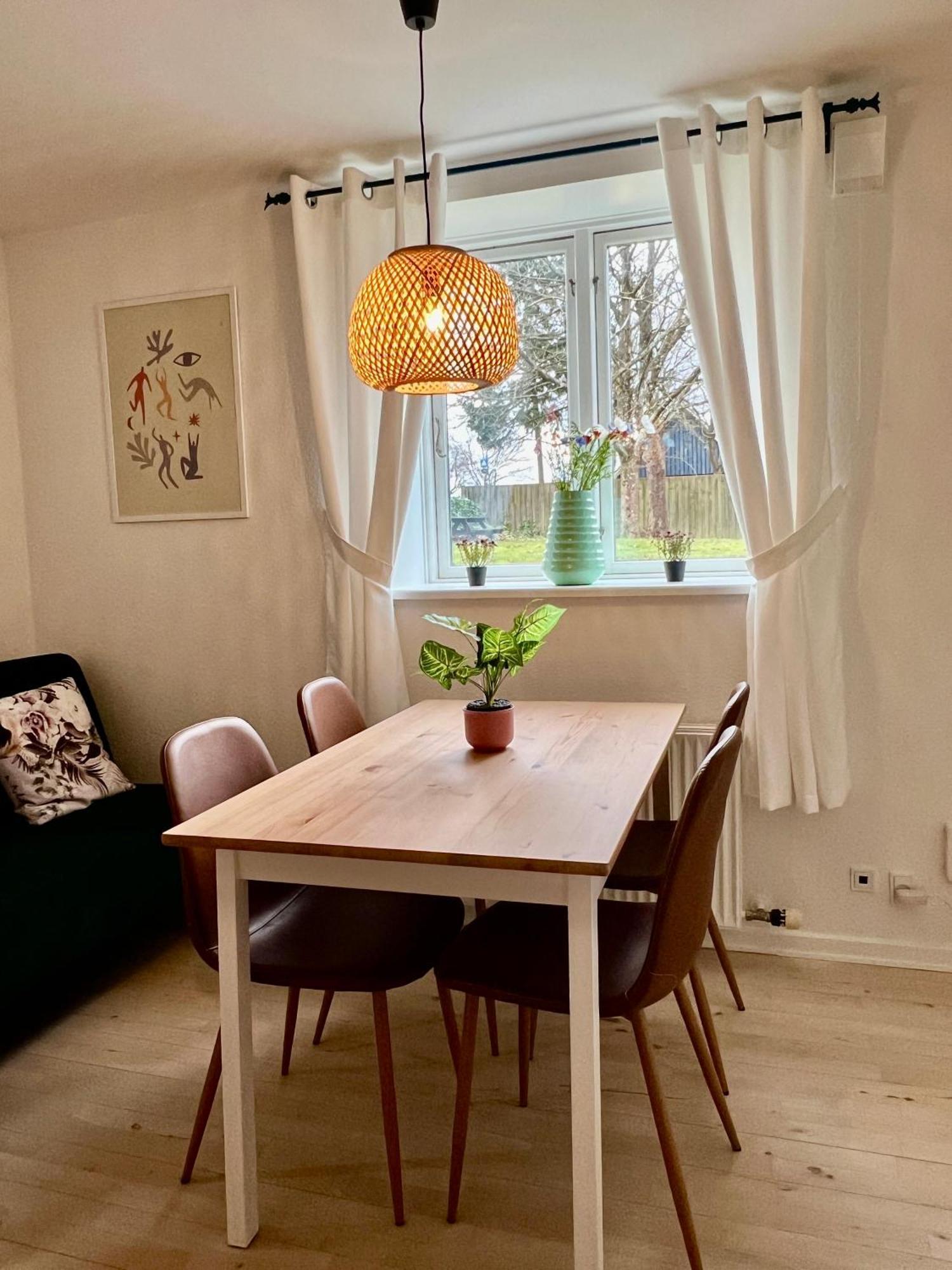 5 Minute Walk To Lego House - 50M2 Apartment With Garden / A Unit Billund Buitenkant foto